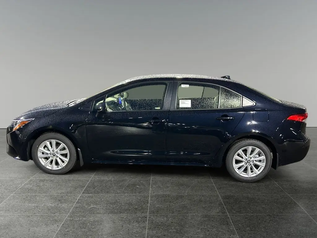 2025 Toyota Corolla LE photo 2