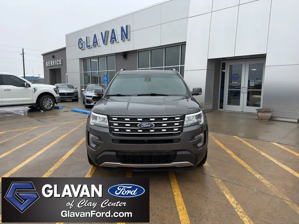 2017 Ford Explorer Limited's photo