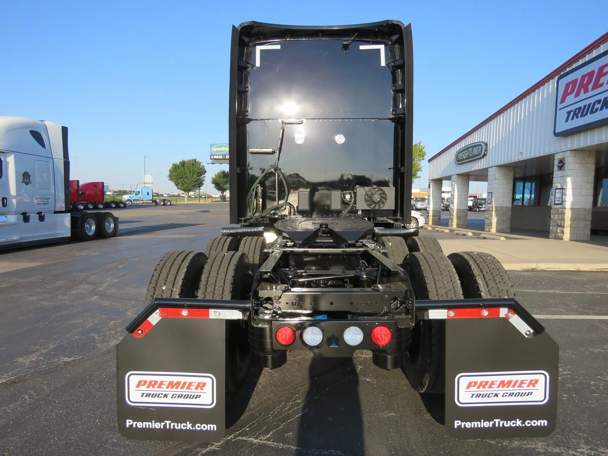 2023 Kenworth T680 — photo 5
