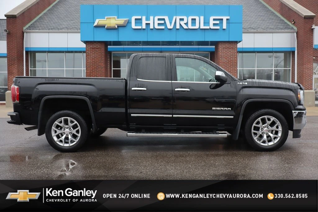 2017 GMC Sierra SLT's photo