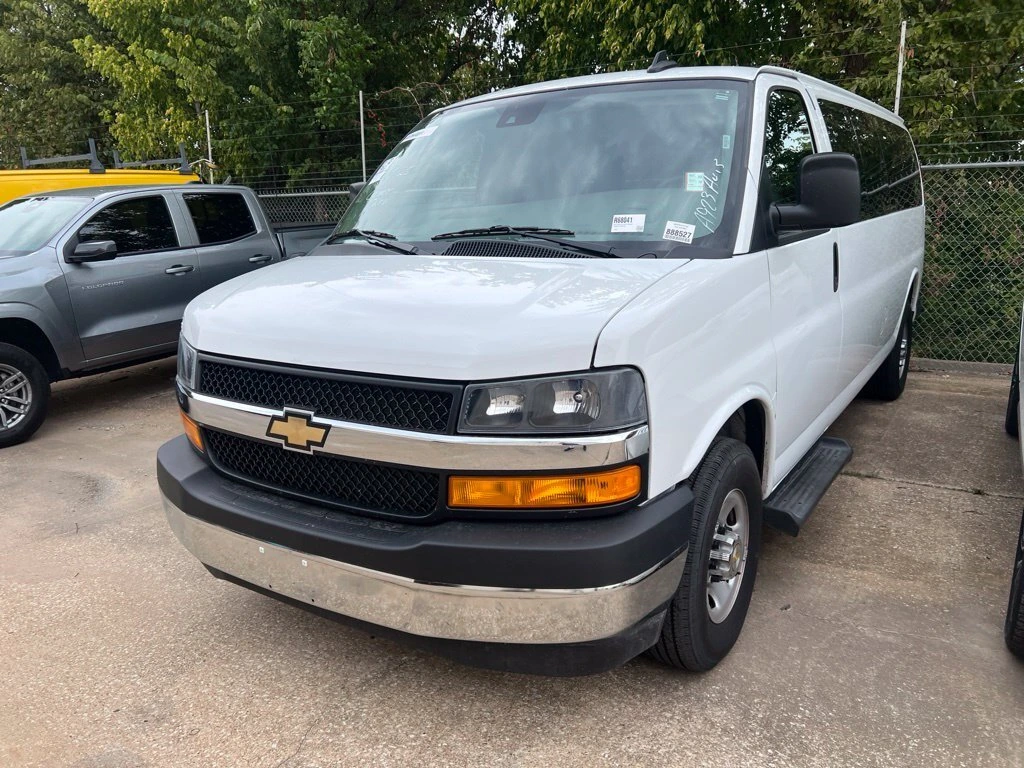 2025 Chevrolet Express Passenger