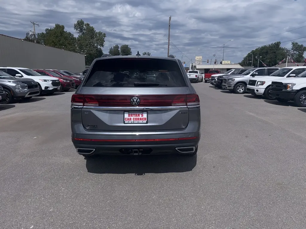 2024 Volkswagen Atlas SE photo 4
