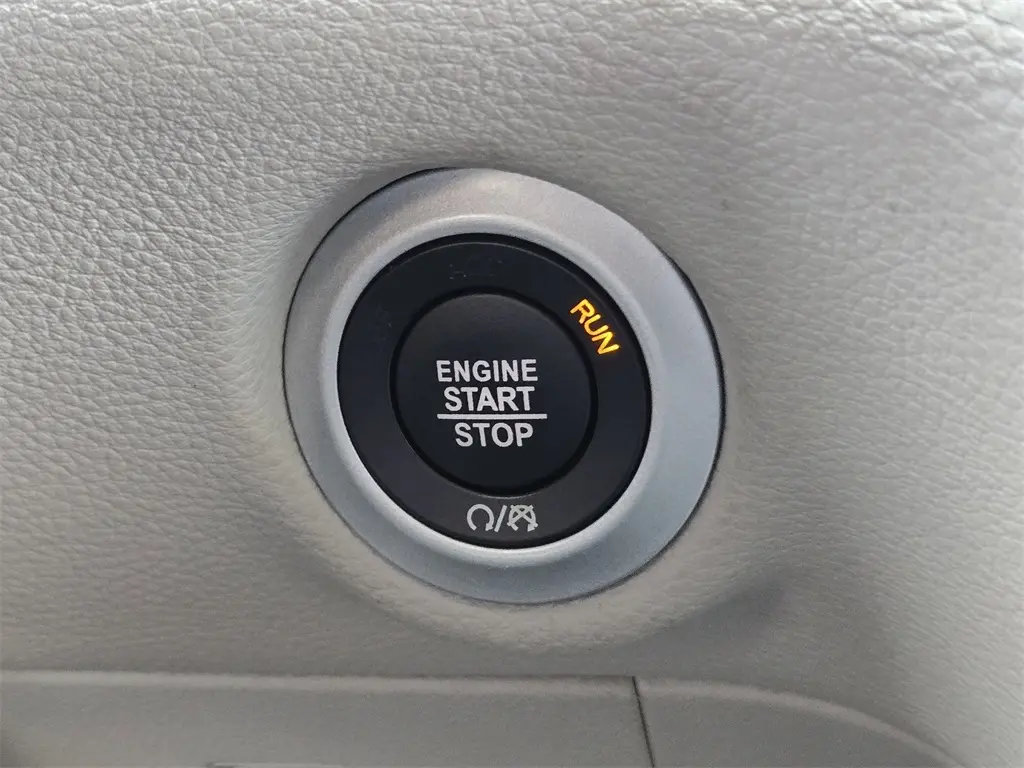2024 Chrysler Pacifica Hybrid photo 20