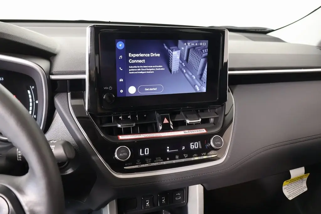 2024 Toyota Corolla Cross XLE photo 4