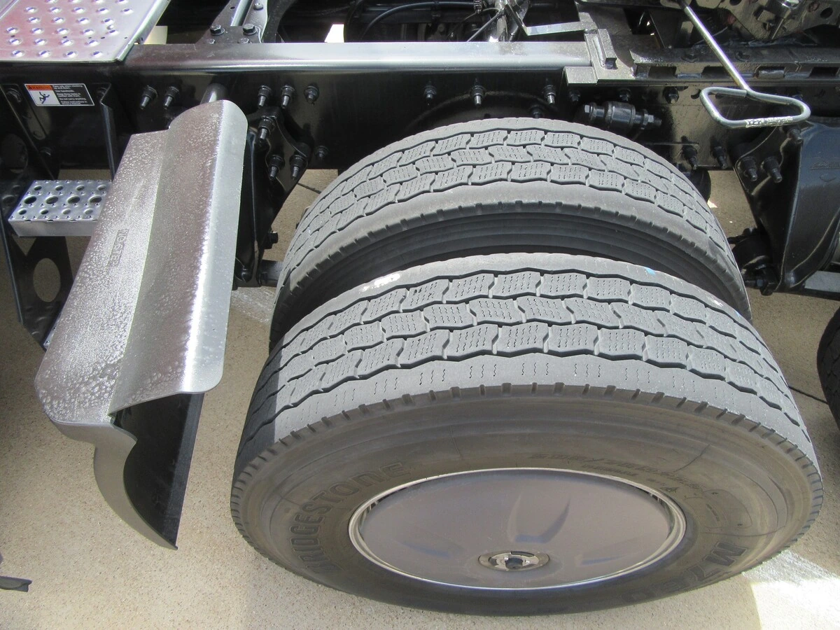 2022 Freightliner Cascadia - image 11