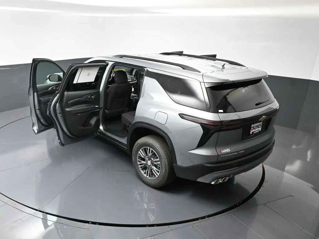 2026 Chevrolet Traverse 2LT photo 47