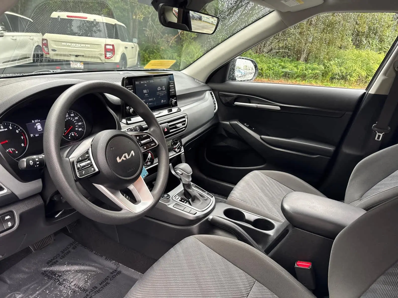 2022 Kia Seltos LX photo 7