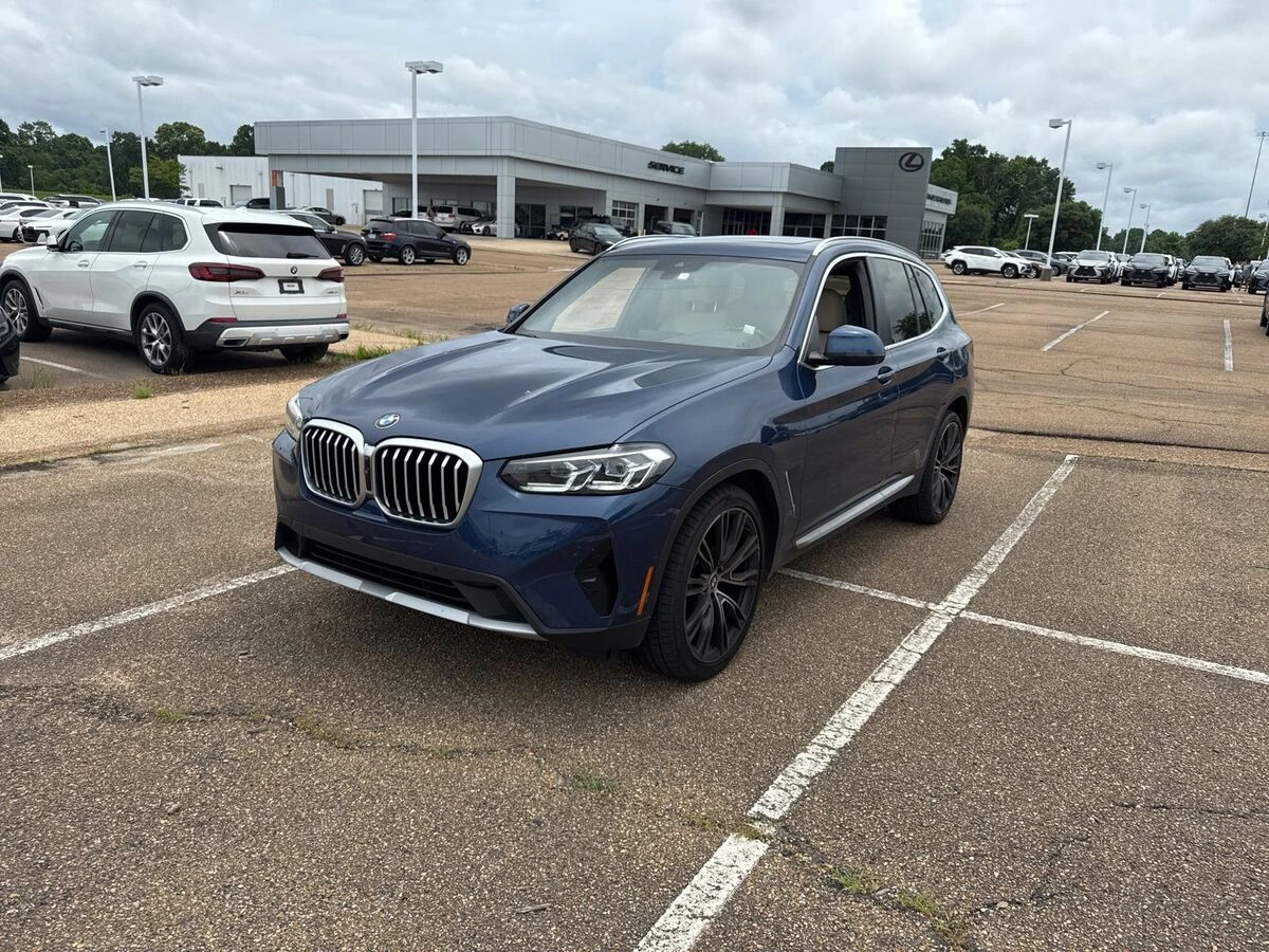 2023 BMW X3 sDrive30i's photo