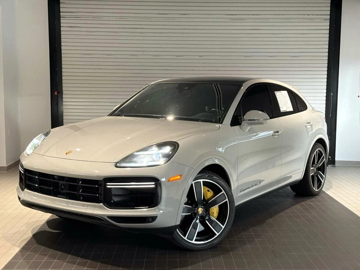 2020 Porsche Cayenne Turbo S E-Hybrid's photo