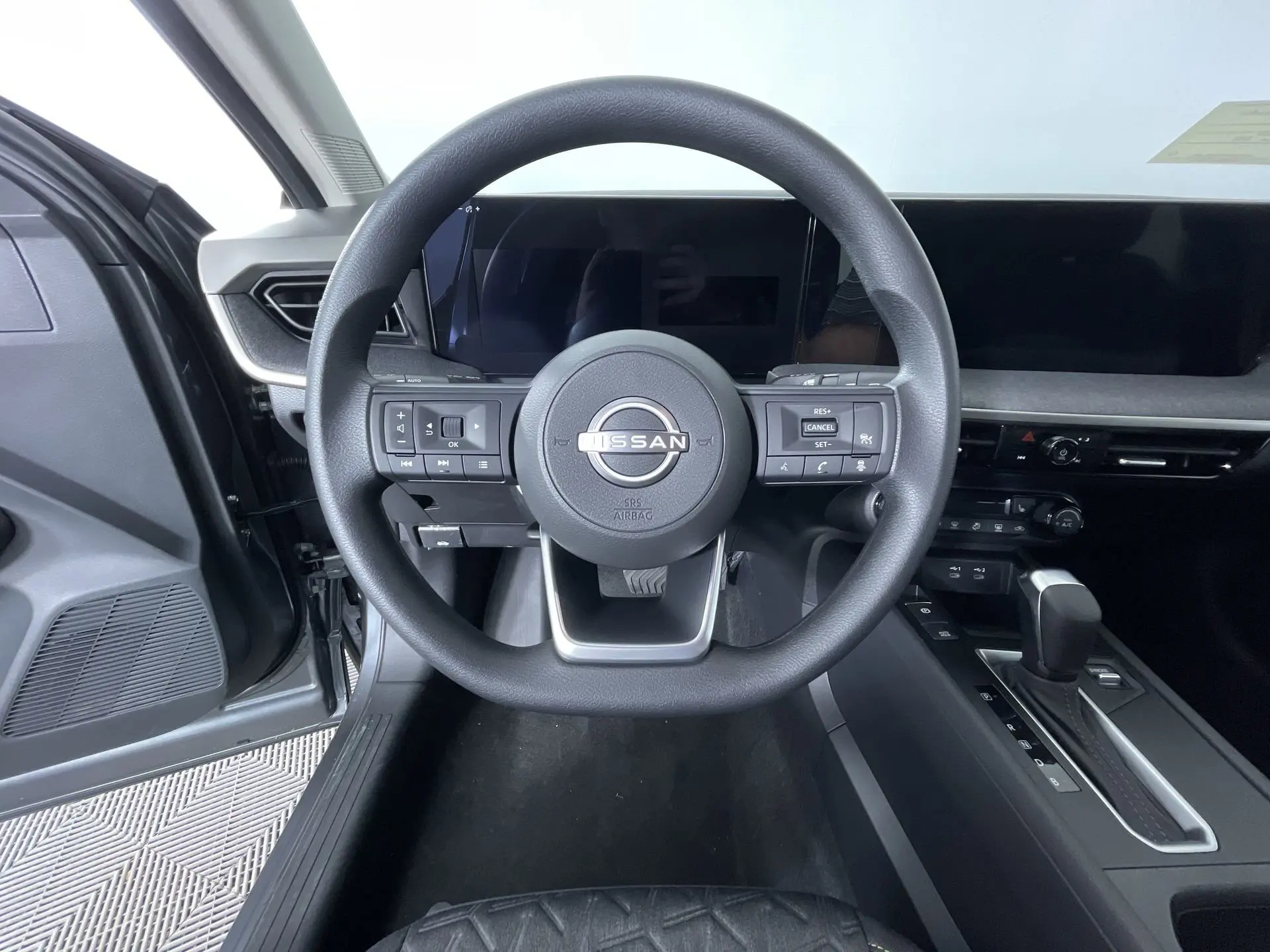 2026 Nissan Kicks SV photo 7