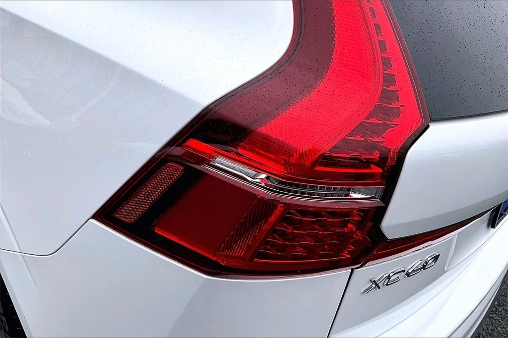 2023 Volvo - image 22