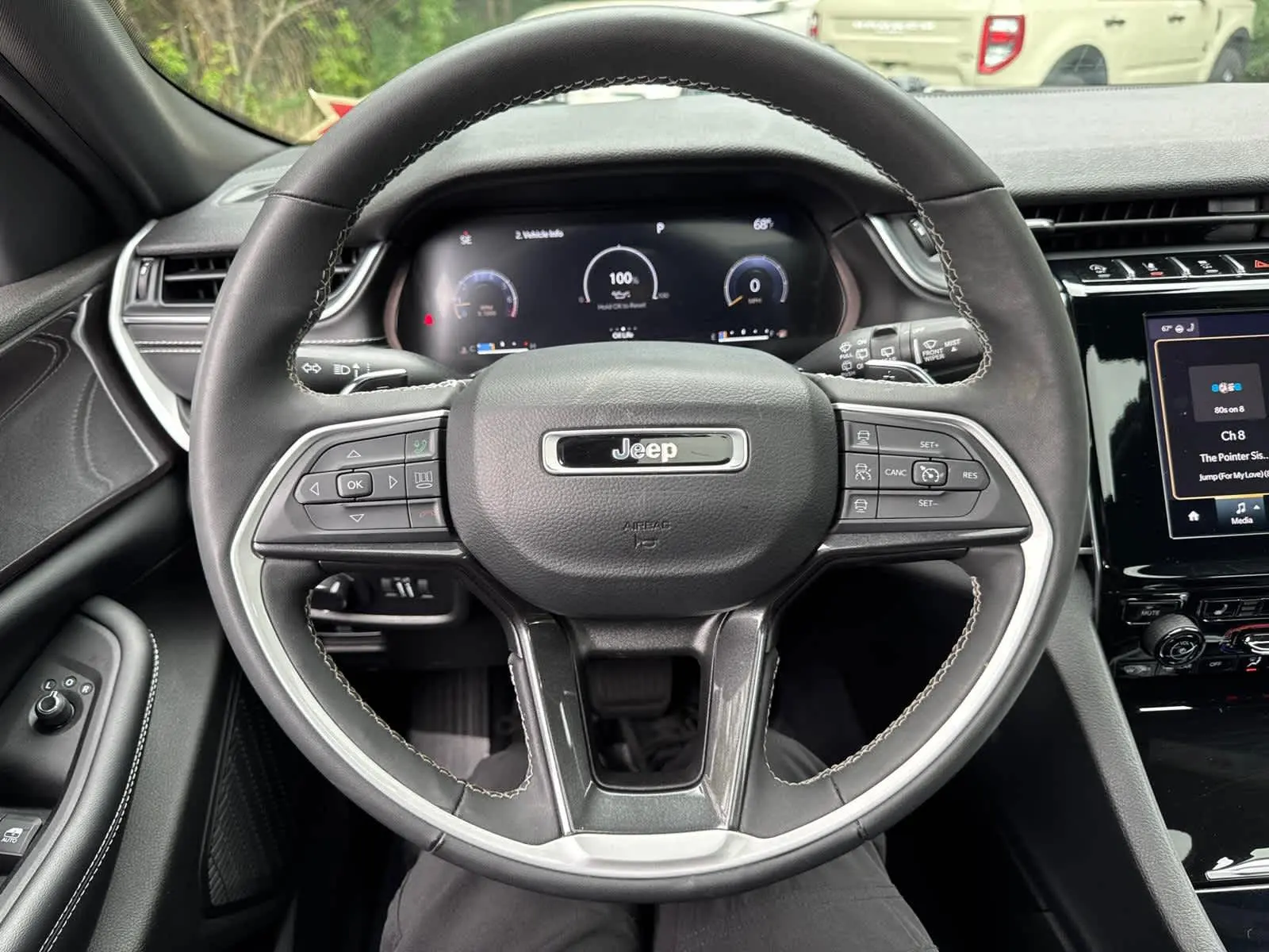 2023 Jeep Grand Cherokee Altitude photo 13
