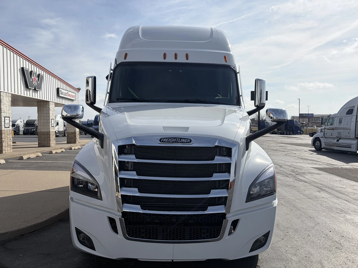 2027 Freightliner Cascadia - image 8