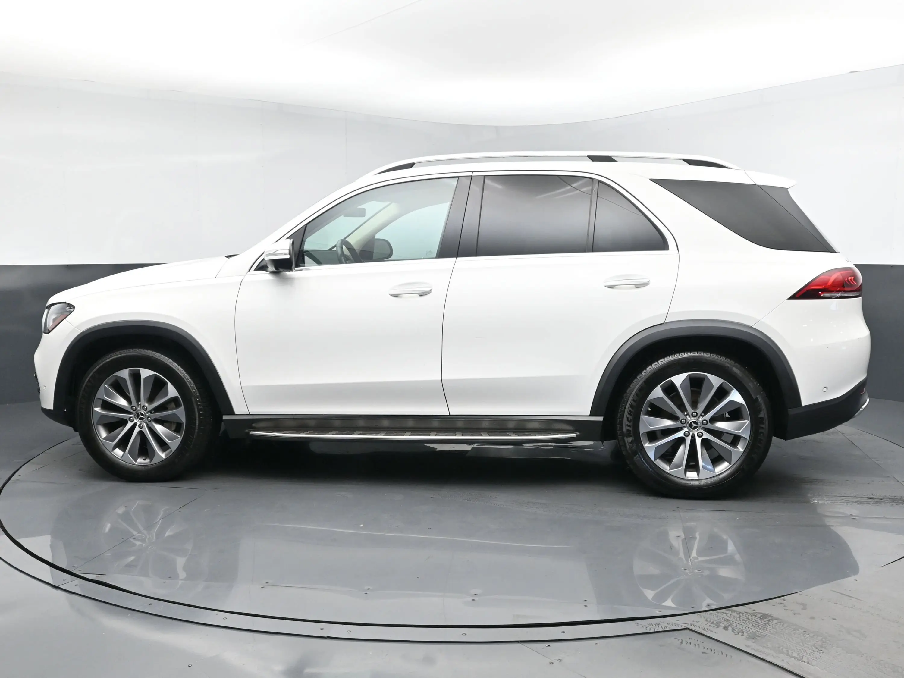 2020 Mercedes Benz GLE 350 4MATIC photo 2