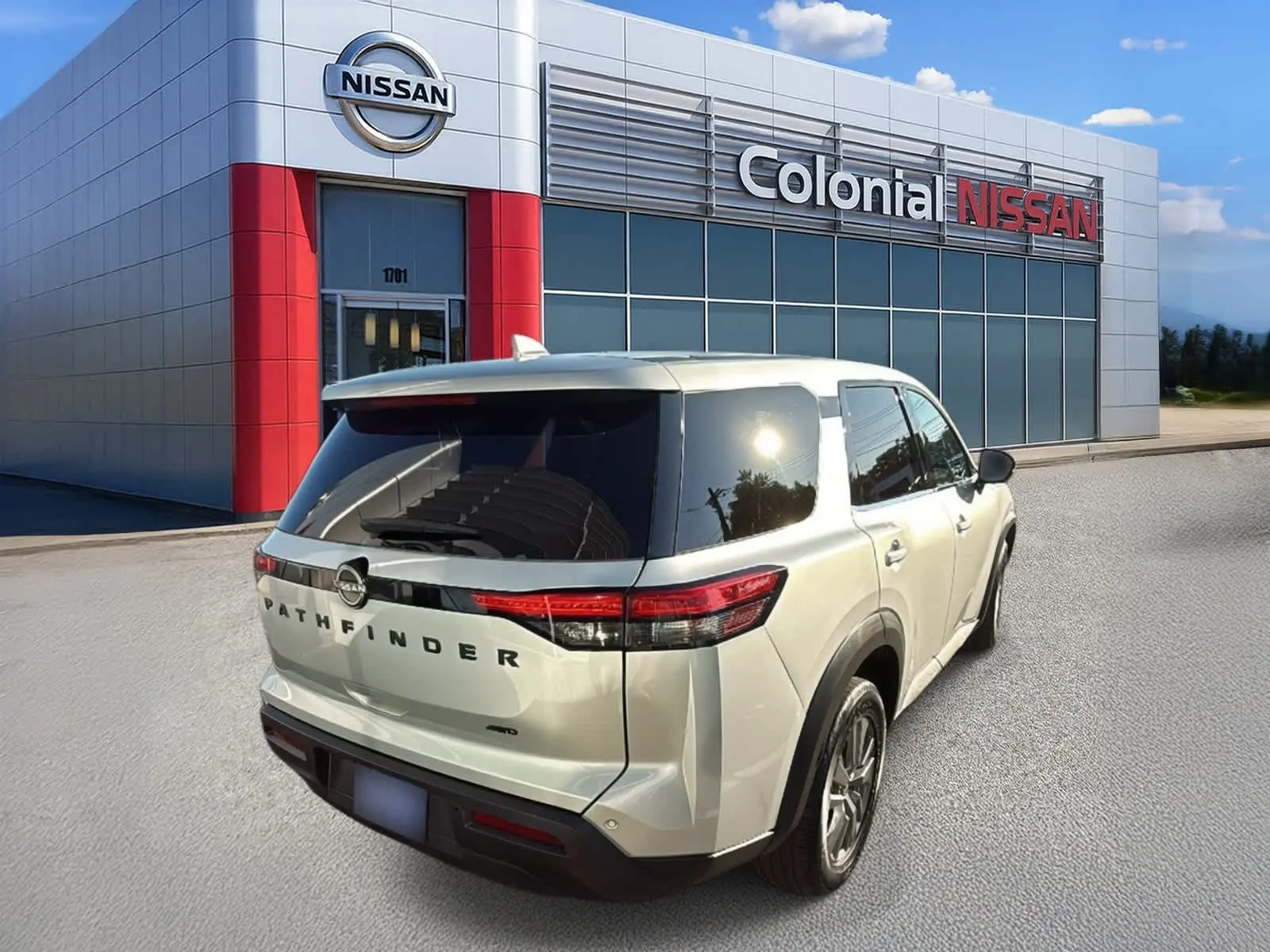 2022 Nissan Pathfinder S photo 4