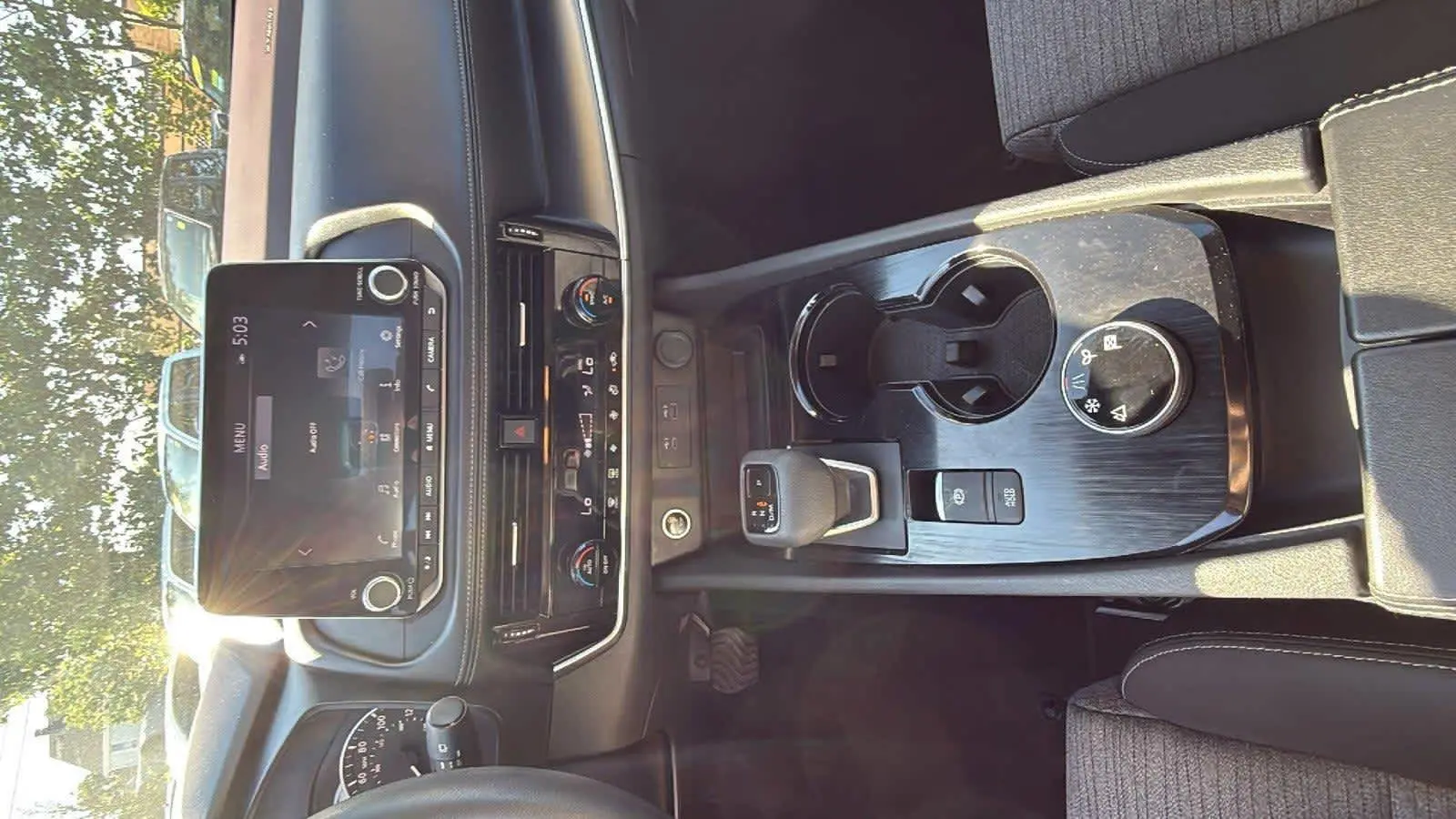 2022 Nissan Rogue SV photo 14