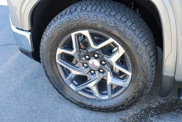 2026 Gmc Sierra 1500 SLT photo 3