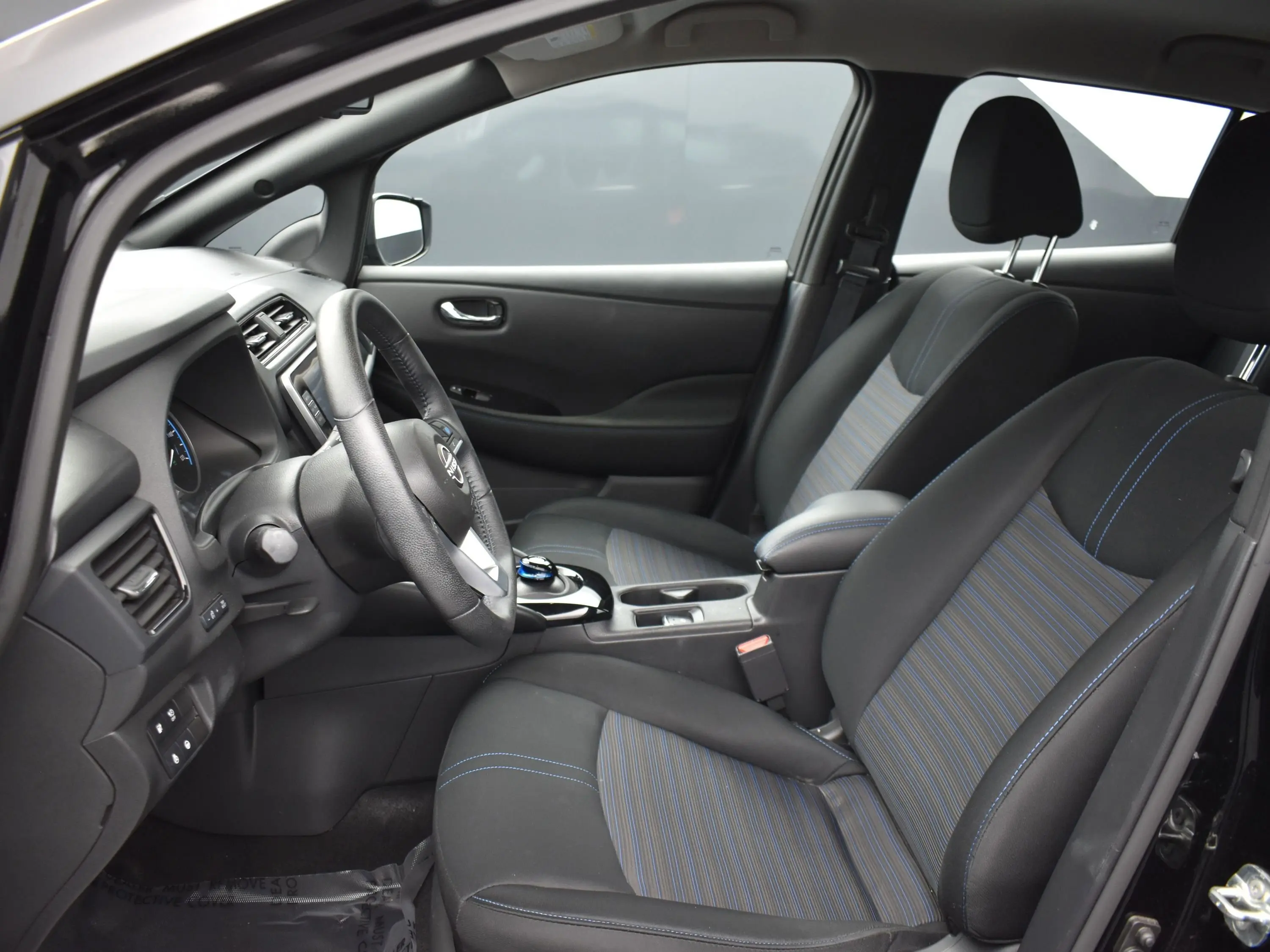 2023 Nissan Leaf SV Plus photo 16