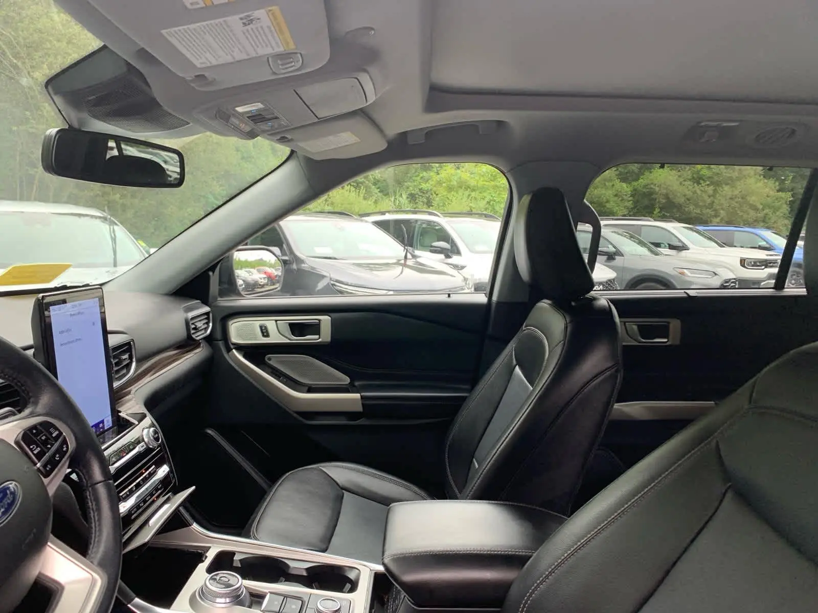 2022 Ford Explorer Limited photo 10