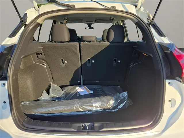 2025 Nissan Kicks Play S photo 26