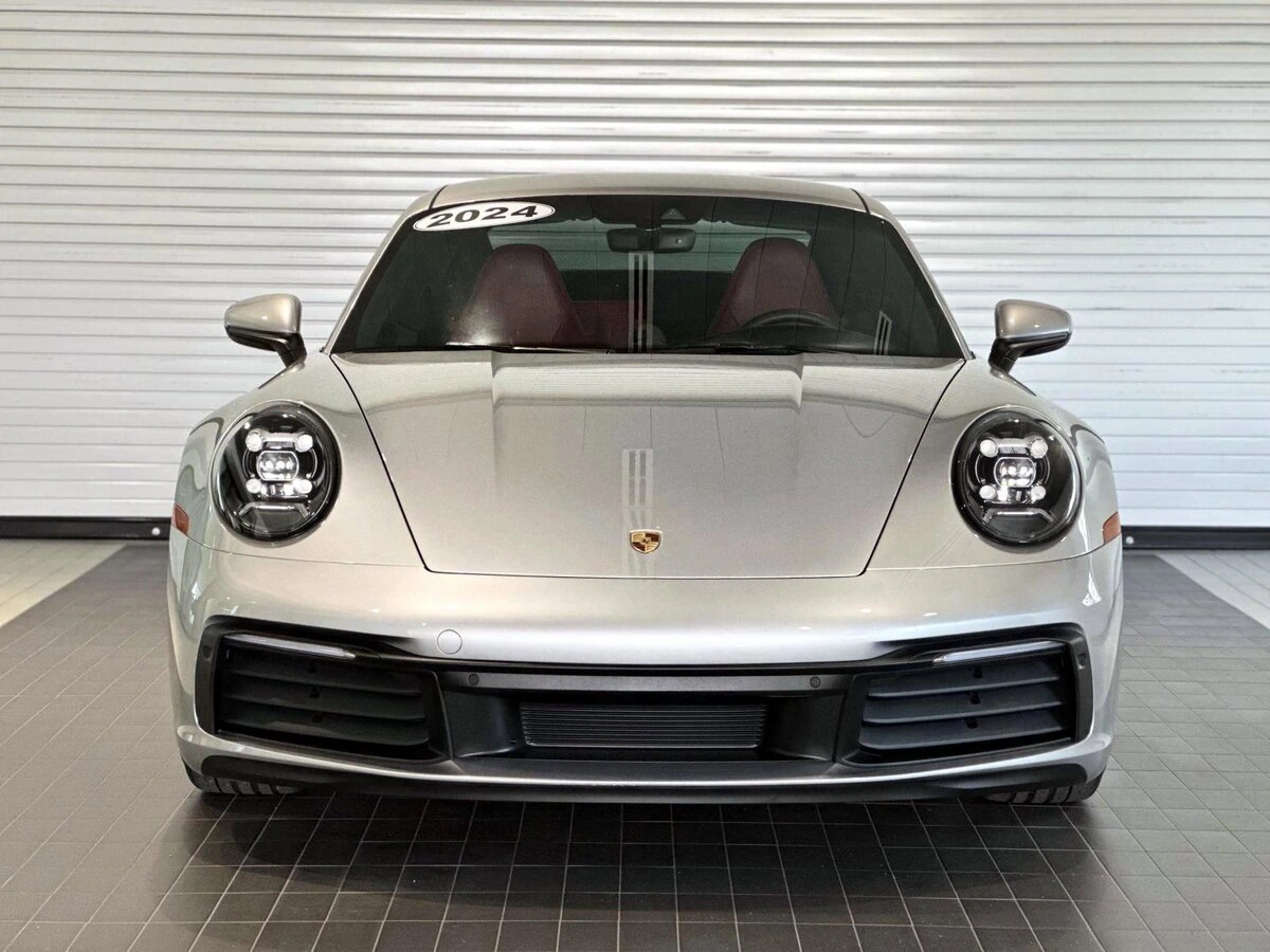 2024 Porsche 911 - Photo 8