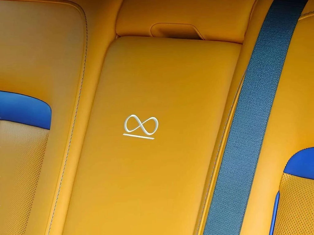 2023 Rolls-Royce Cullinan Black Badge - Photo 25