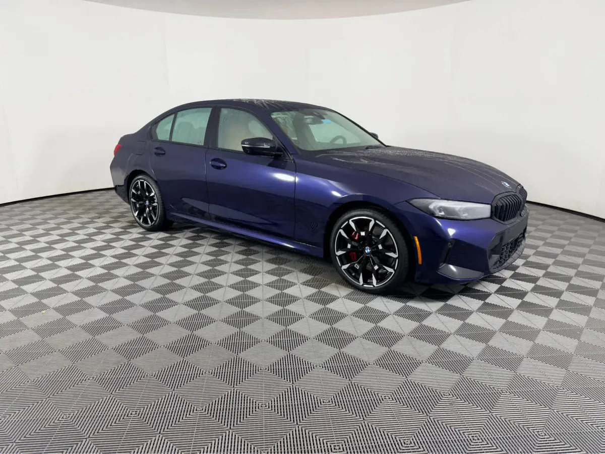 2026 BMW 3 Series 330i's photo