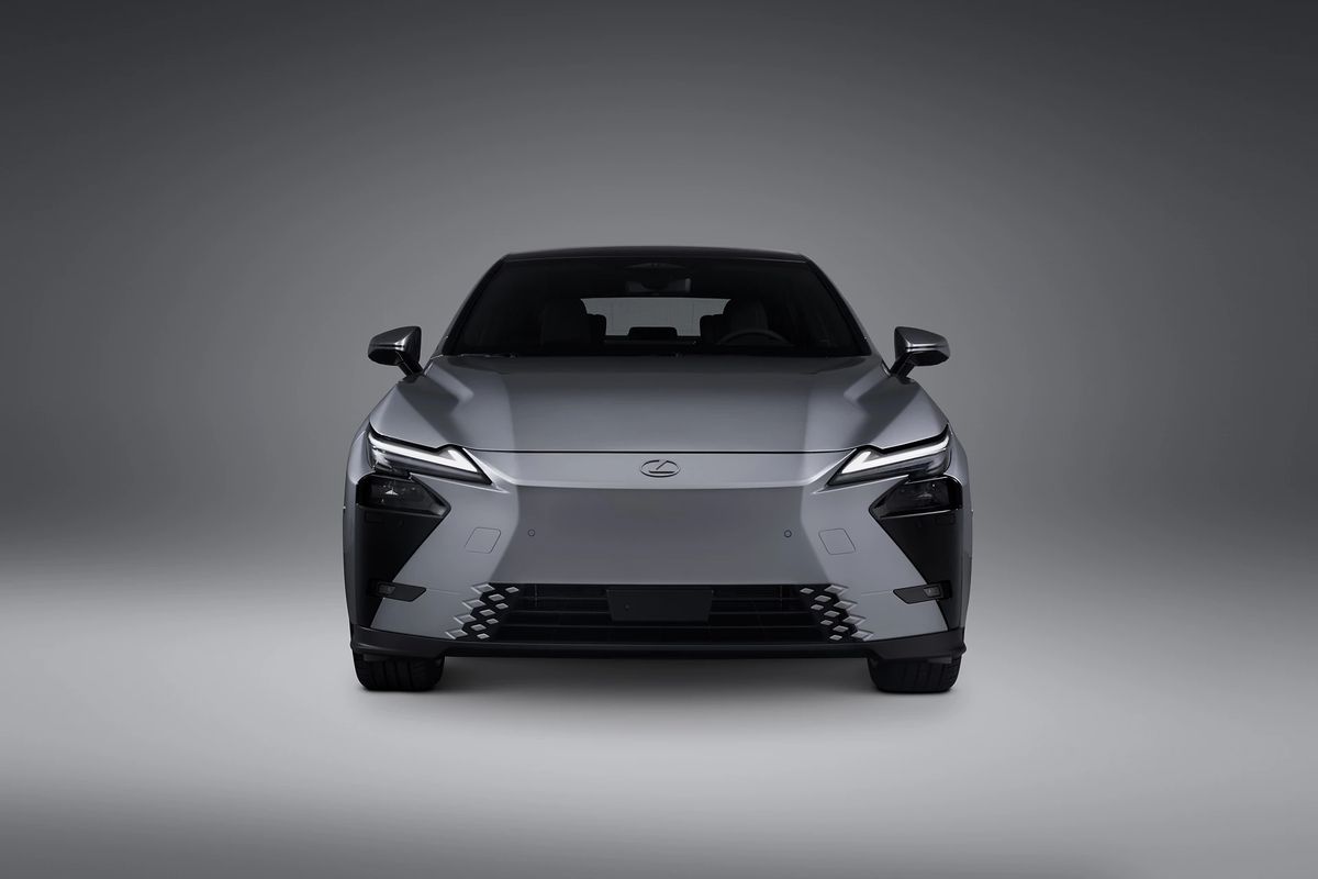 2026 Lexus ES front view