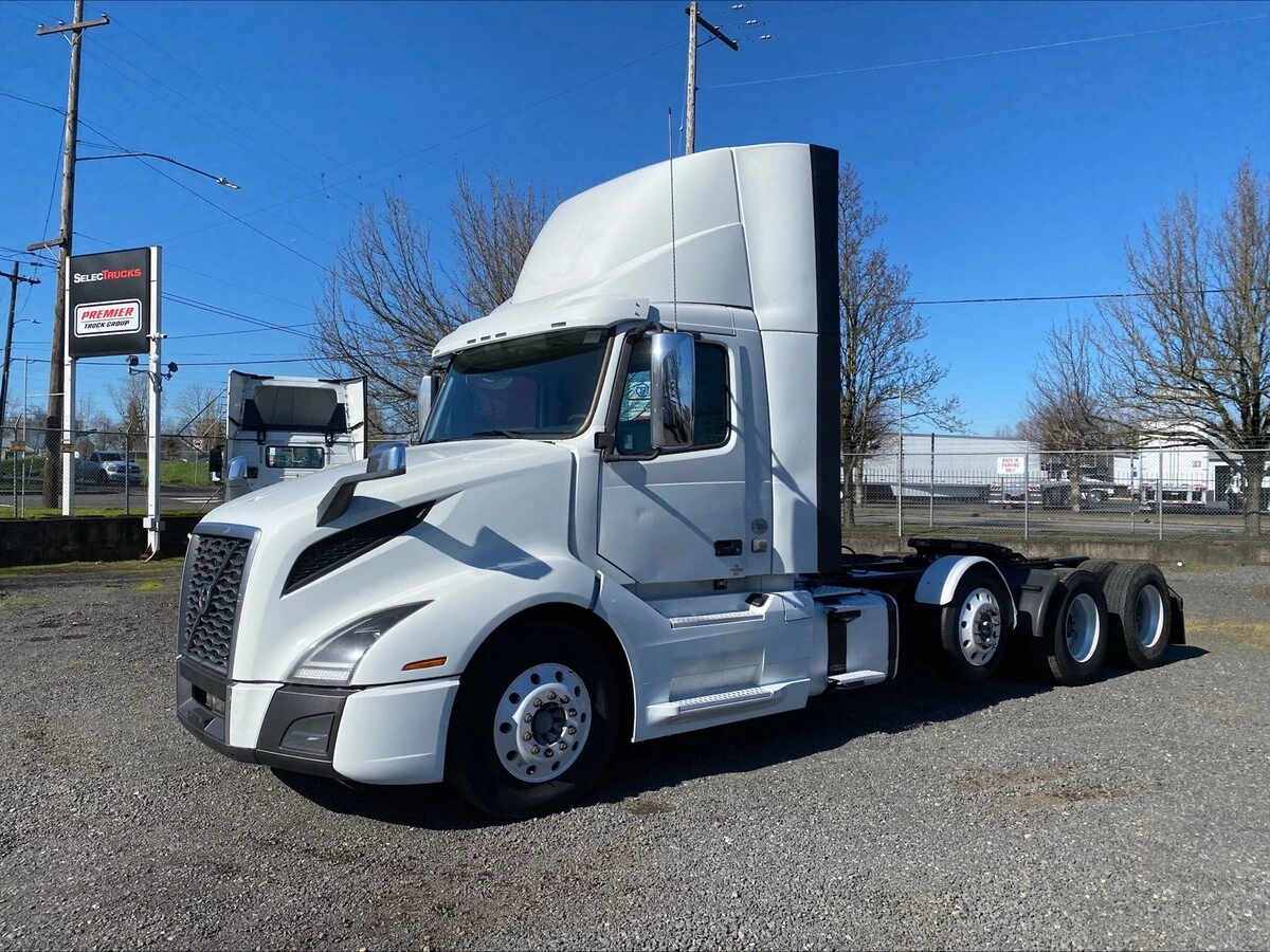 2018 Volvo VNL 860 - image 1