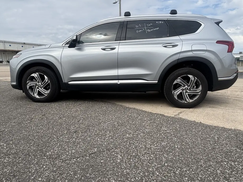 2023 Hyundai Santa Fe SEL Premium photo 3