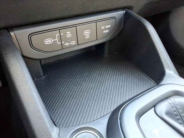 2025 Kia K4 LXS - Photo 14