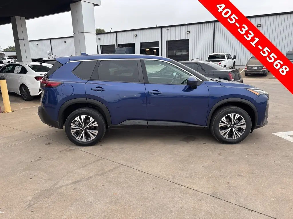 2023 Nissan Rogue SV photo 3