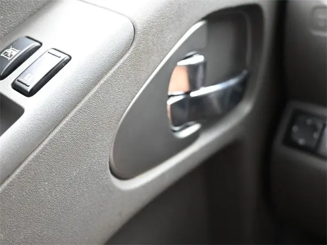 2016 Nissan Frontier SV photo 18