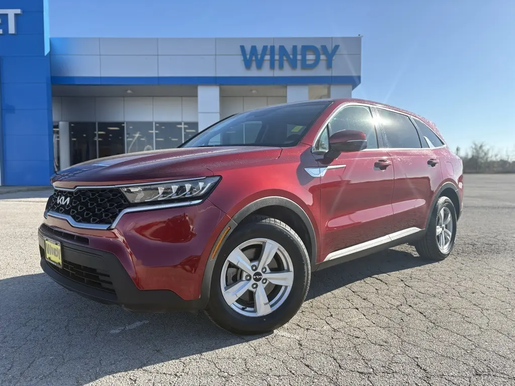 2022 Kia Sorento LX's photo