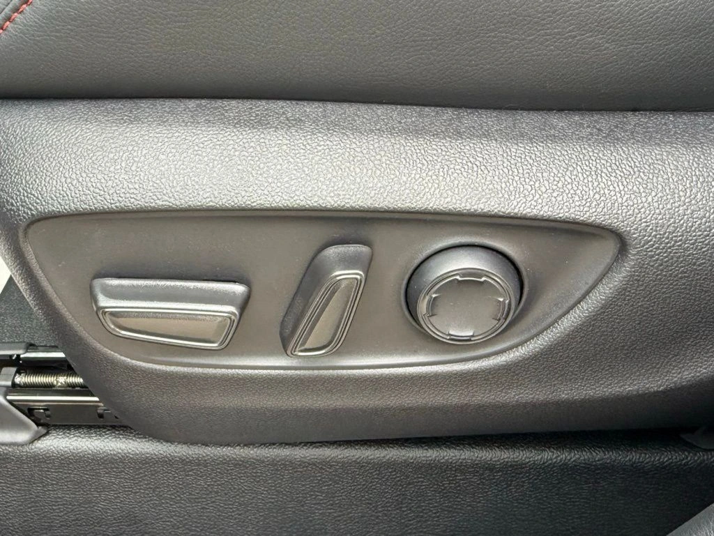 2025 Toyota Sienna XSE - Photo 34