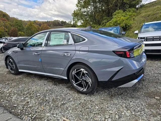 2026 Hyundai Sonata SEL Sport photo 3