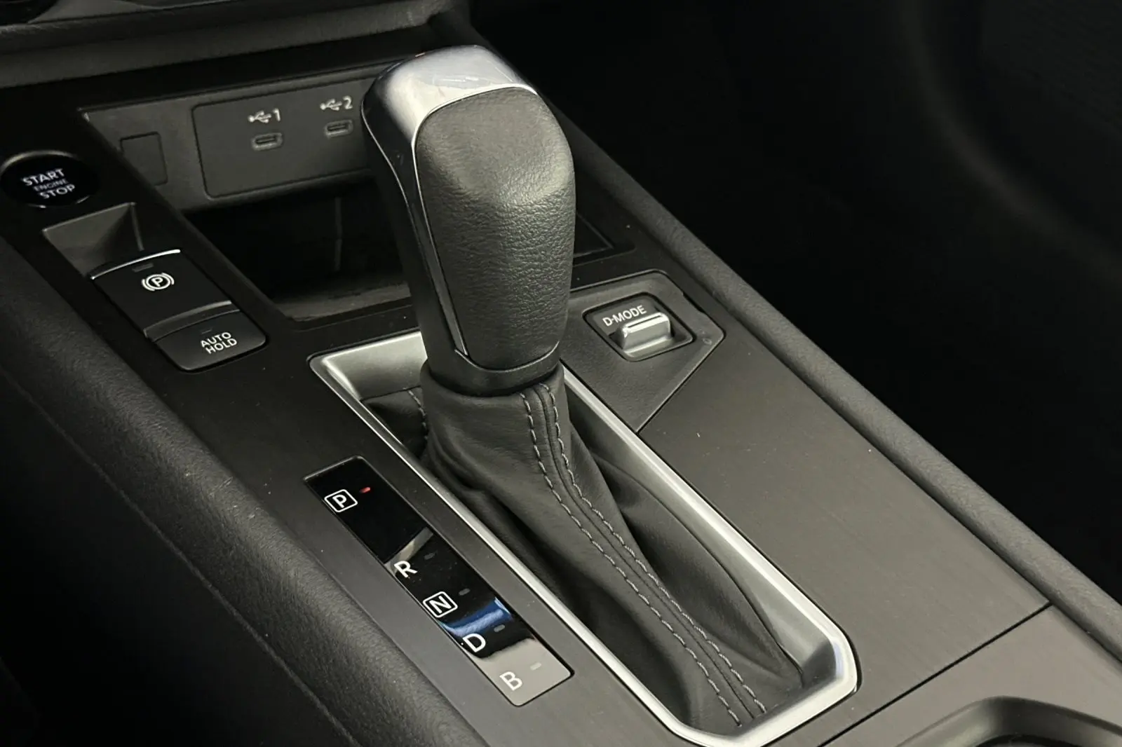 2026 Nissan Kicks SV photo 16