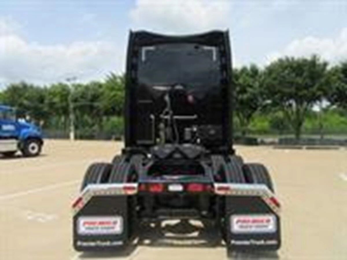 2023 Peterbilt 579 — photo 8