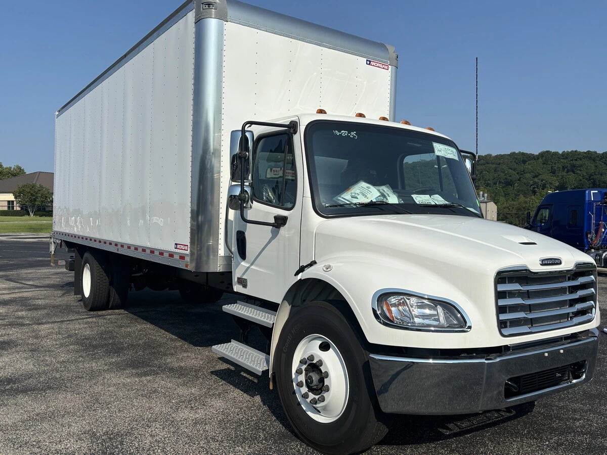2026 Freightliner M2 106 — photo 3