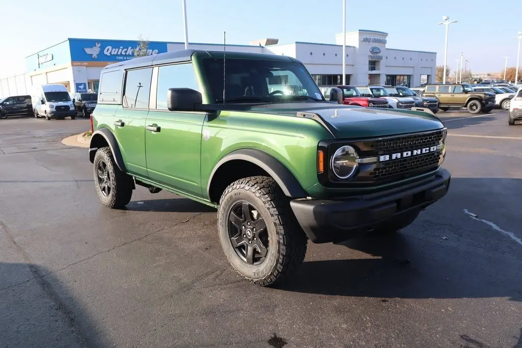 2025 Ford Bronco 4-Door Big Bend's photo