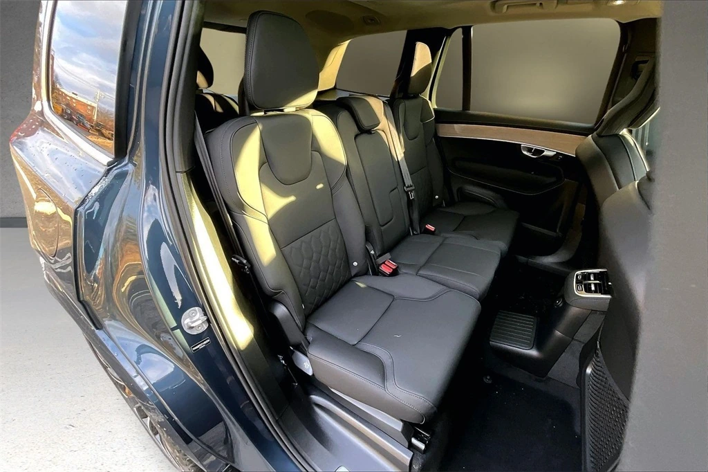 2026 Volvo - image 10