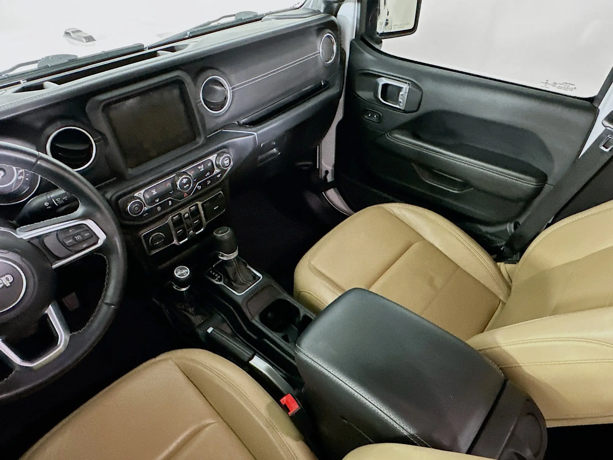 2019 Jeep Wrangler Unlimited Sahara photo 15