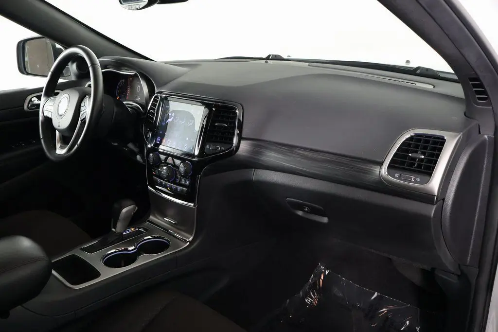 2020 Jeep Grand Cherokee Laredo E photo 9