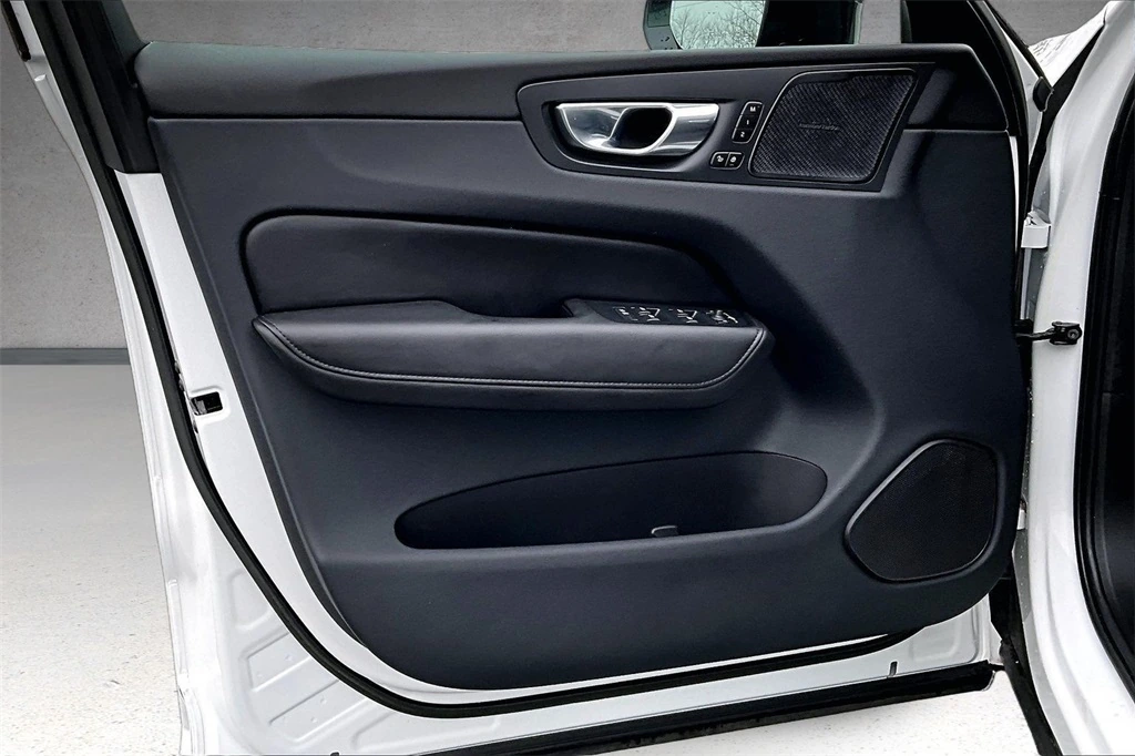 2023 Volvo - image 19