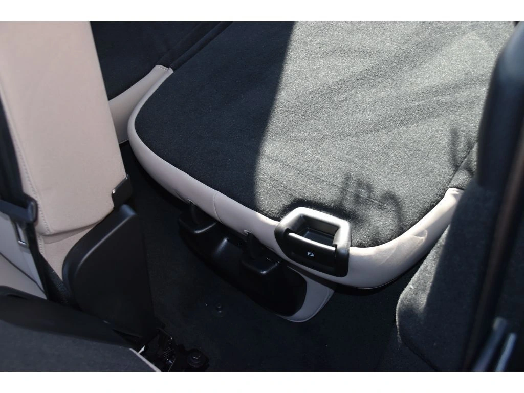 2026 Volvo - image 16