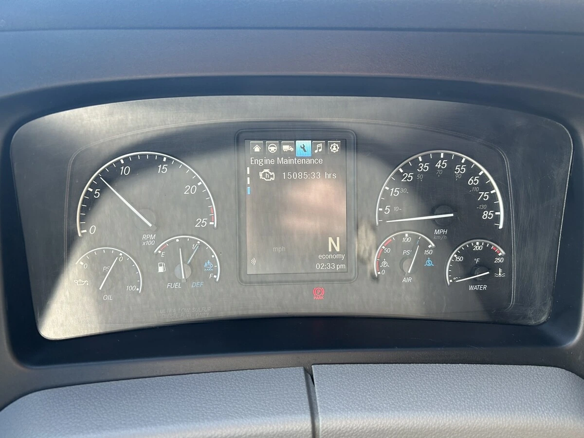 2022 Freightliner Cascadia - image 16