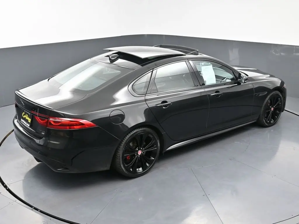 2022 Jaguar XF R-Dynamic SE photo 43