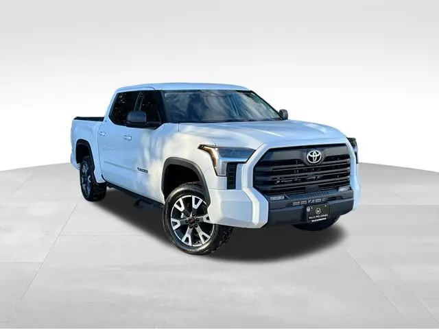 2024 Toyota Tundra SR5's photo