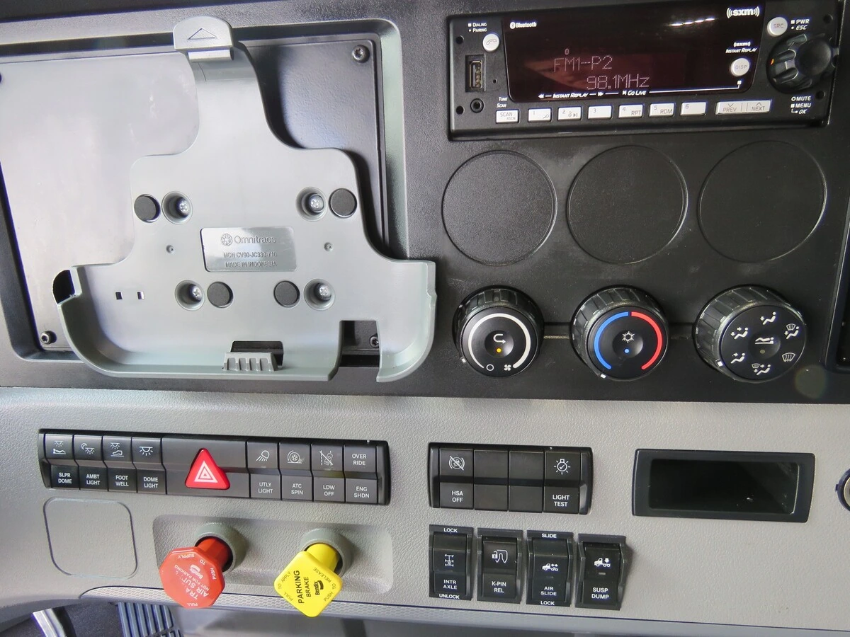 2022 Freightliner Cascadia - image 20