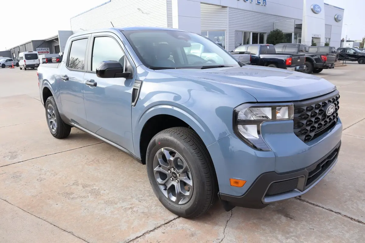 2025 Ford Maverick XLT's photo